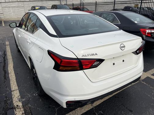 2025 Nissan Altima SR FWD