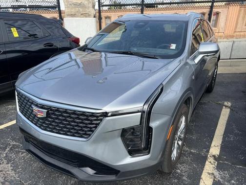 2025 Cadillac XT4 Premium Luxury