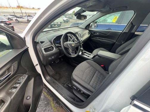 Summit White 2024 Chevrolet Equinox 1LT