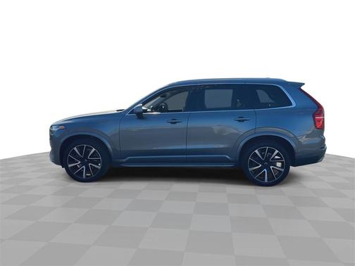 2020 Volvo XC90 T6 Momentum