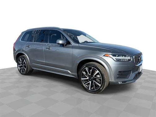 2020 Volvo XC90 T6 Momentum
