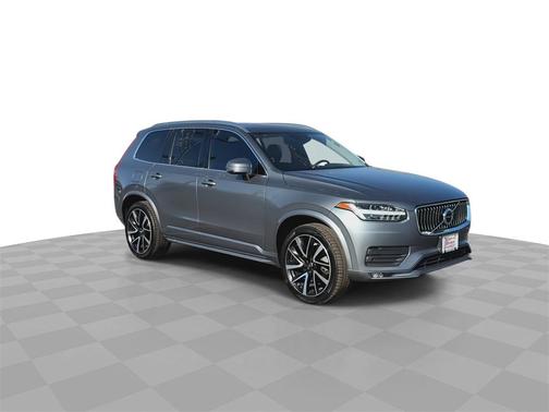 2020 Volvo XC90 T6 Momentum
