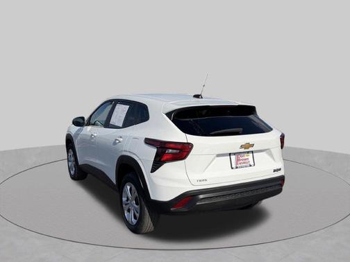 Summit White 2025 Chevrolet Trax LS