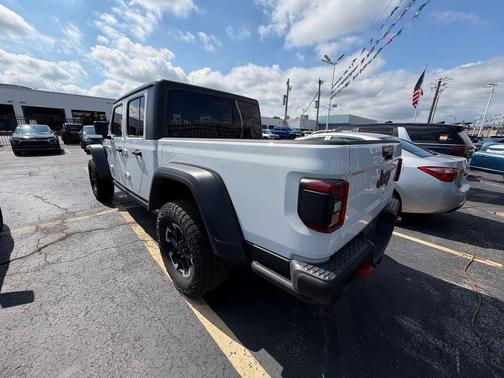Bright White Clearcoat 2026 Jeep Gladiator Rubicon