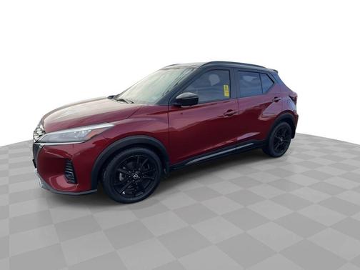 2022 Nissan Kicks SR