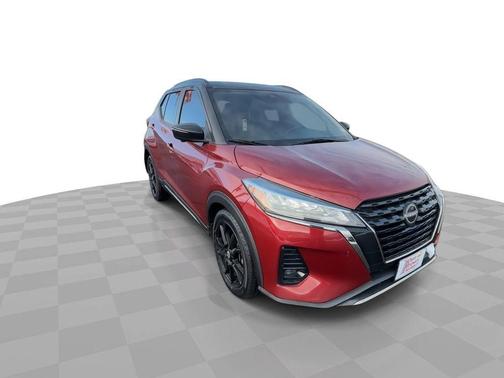2022 Nissan Kicks SR