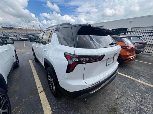 Summit White 2025 Chevrolet Equinox 1LT