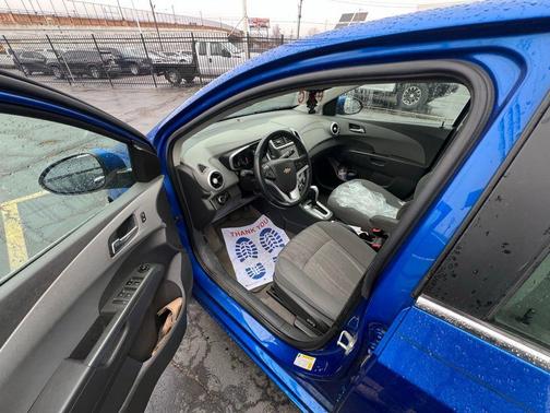 2020 Chevrolet Sonic FWD Sedan LT