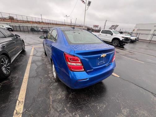 2020 Chevrolet Sonic FWD Sedan LT