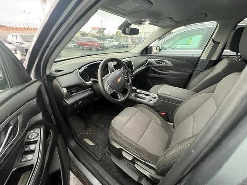 Satin Steel Metallic 2020 Chevrolet Traverse LS