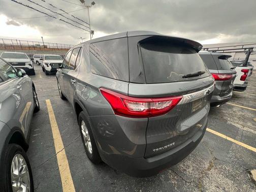 Satin Steel Metallic 2020 Chevrolet Traverse LS