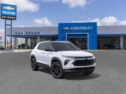 Iridescent Pearl Tricoat 2026 Chevrolet Trailblazer RS