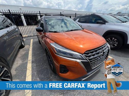 Monarch Orange Metallic/Super Black 2023 Nissan Kicks SR