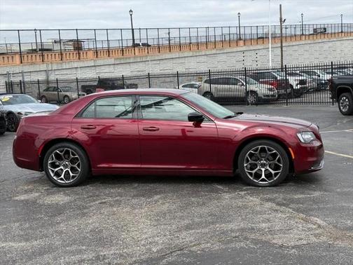 2018 Chrysler 300 Touring
