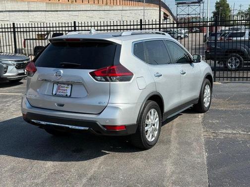 2020 Nissan Rogue SV