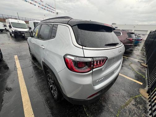 Silver Zynith Metallic Clearcoat 2026 Jeep Compass Limited