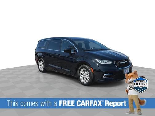 Diamond Black Crystal Pearlcoat 2025 Chrysler Pacifica L