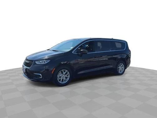 Diamond Black Crystal Pearlcoat 2025 Chrysler Pacifica L