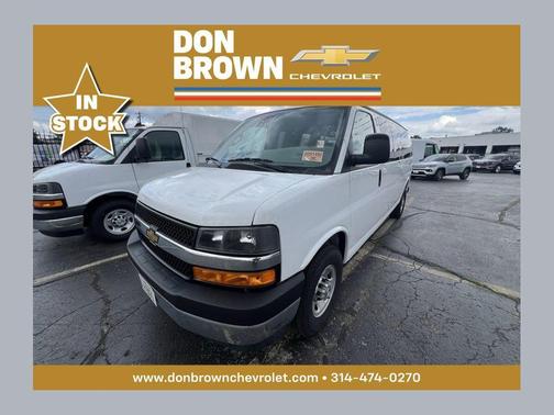 Summit White 2025 Chevrolet Express 3500 RWD 3500 Extended Wheelbase LT