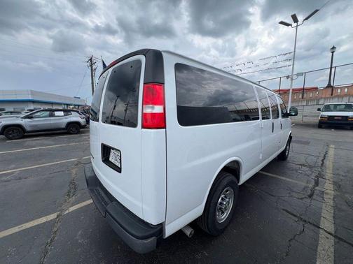 Summit White 2025 Chevrolet Express 3500 RWD 3500 Extended Wheelbase LT