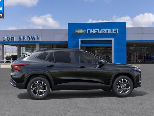 Mosaic Black Metallic 2026 Chevrolet Trax LT