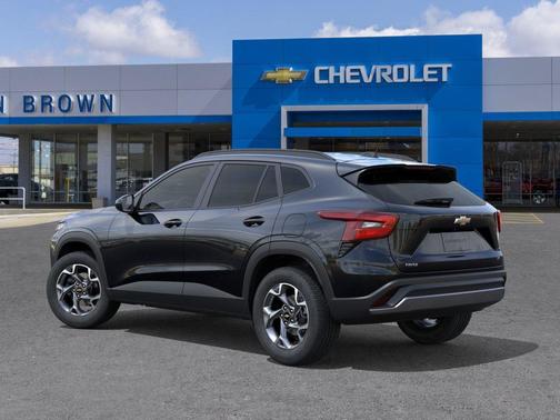 Mosaic Black Metallic 2026 Chevrolet Trax LT