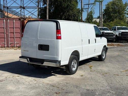 2025 Chevrolet Express 2500 RWD 2500 Regular Wheelbase WT