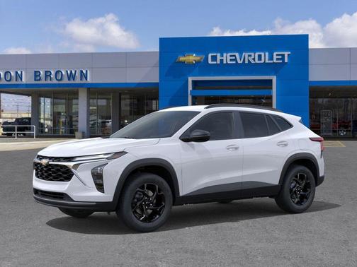 Summit White 2026 Chevrolet Trax LT