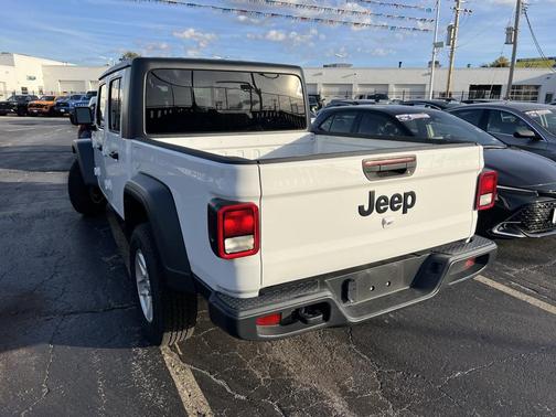 2023 Jeep Gladiator Sport S