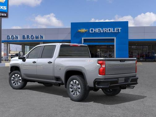 Sterling Gray Metallic 2026 Chevrolet Silverado 2500 Custom