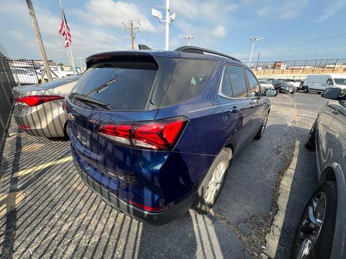 Blue 2022 Chevrolet Equinox 1LT