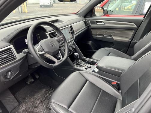 2022 Volkswagen Atlas Cross Sport 3.6L V6 SE w/Technology
