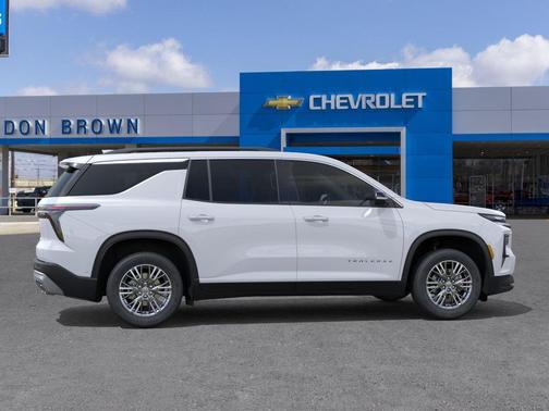 Summit White 2026 Chevrolet Traverse LT