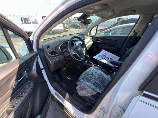 Summit White 2018 Buick Encore Preferred