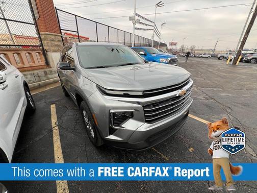 2025 Chevrolet Traverse LT