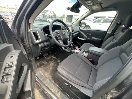 Gun Metallic 2024 Nissan Frontier SV