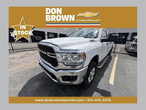 Bright White Clearcoat 2024 RAM 2500 Big Horn Crew Cab 4x4 6'4' Box