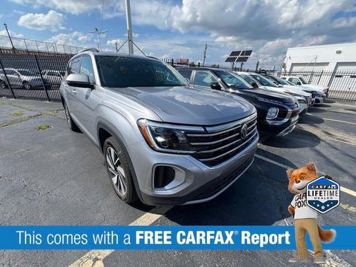 Silver Mist Metallic 2024 Volkswagen Atlas 2.0T SE w/Technology 4MOTION