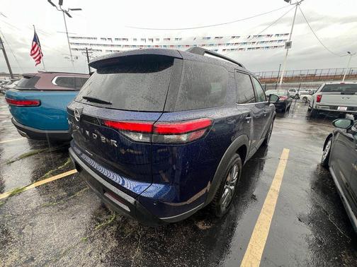 Deep Ocean Blue Pearl 2026 Nissan Pathfinder SV