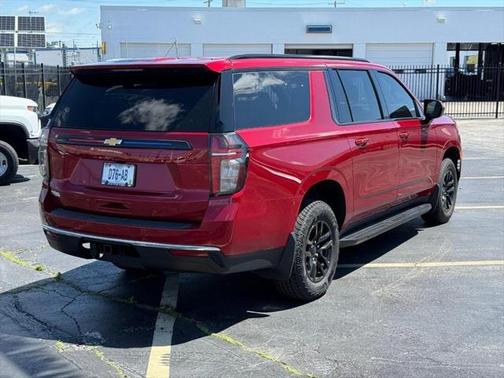 2022 Chevrolet Suburban LS