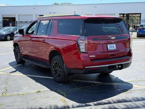 2022 Chevrolet Suburban LS