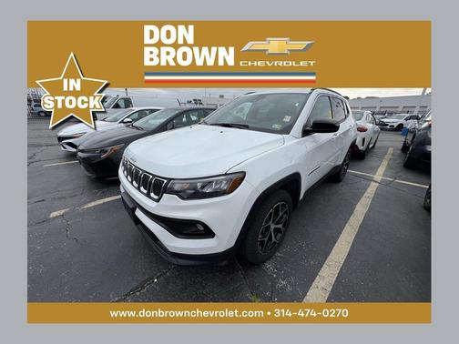 Bright White Clearcoat 2024 Jeep Compass Latitude