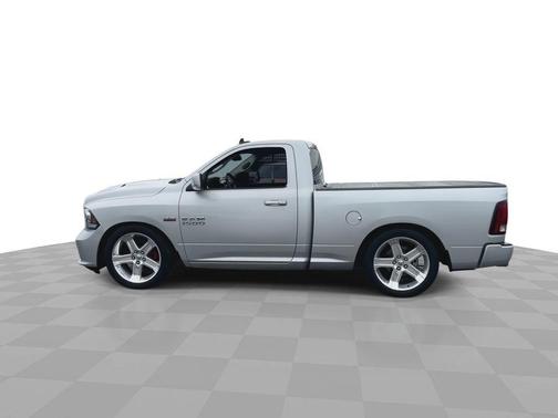 Bright Silver Metallic Clearcoat 2016 RAM 1500 Sport