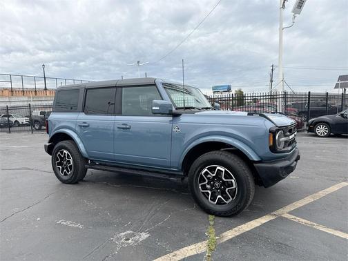 2024 Ford Bronco Outer Banks