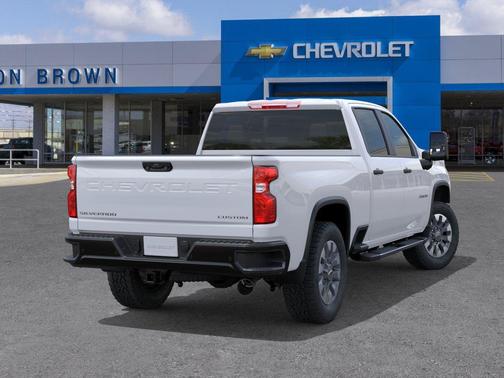 Summit White 2026 Chevrolet Silverado 2500 Custom