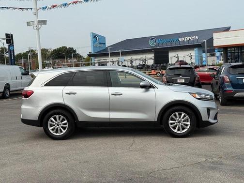 2020 Kia Sorento LX