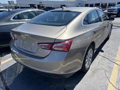 2022 Chevrolet Malibu FWD LT