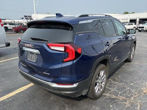 2023 GMC Terrain SLT