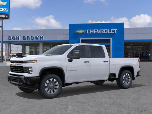 Summit White 2026 Chevrolet Silverado 2500 Custom