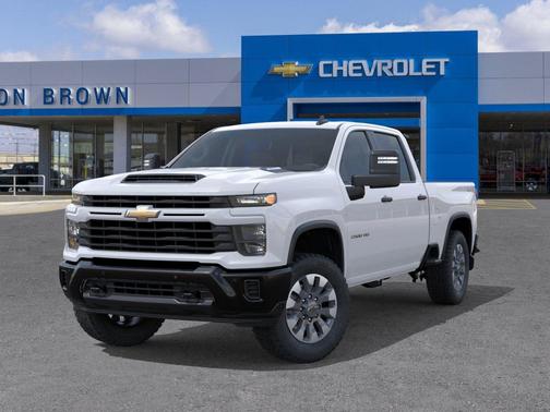 Summit White 2026 Chevrolet Silverado 2500 Custom